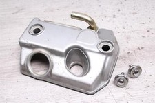 Cylinder head lids at the back