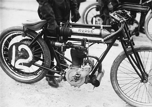 Motorcyclist holds rudge - holds,