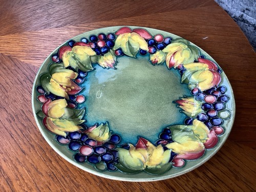 Moorcroft leaf berry plate - &,