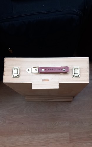 Artist wooden travelling box - wooden,