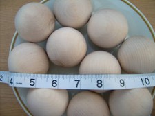 5x Wood balls. Turned wooden