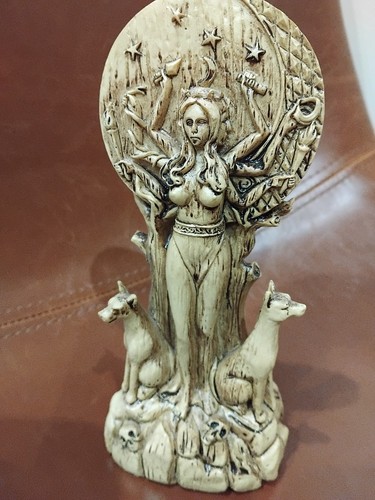 Hecate goddess statue hekate - goddess,