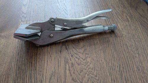 Locking vice grip pliers - locking,