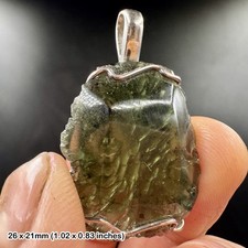 8.6g Moldavite Pendant Handmade in Devon 26mm x 21mm – Genuine Tektite Gemstone
