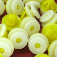 10x plastic trim clips yellow+white popper LR3 wheel arches door fixing moulding