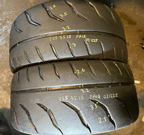255 toyo r888r - 35,