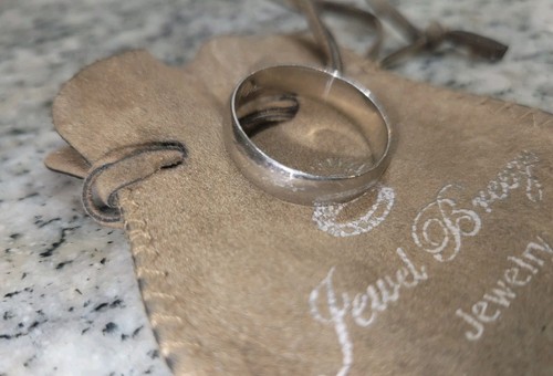 Platinum wedding band men ring
