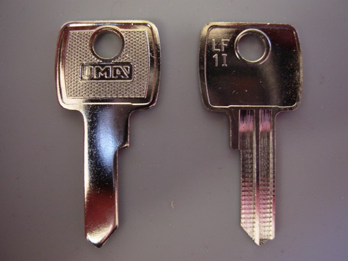 Henderson garage door - door, keys