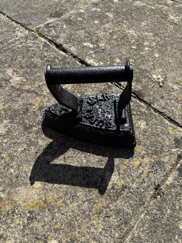 Heavy cast iron vintage black - heavy,