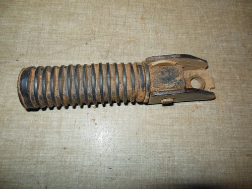 Yamaha 600 rear foot - 84,