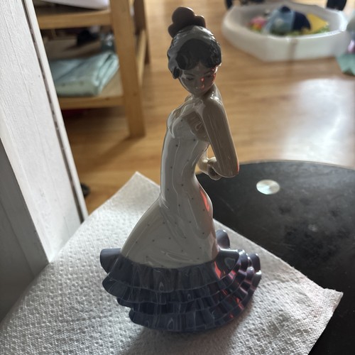 Lladro nao flamenco dancer - lladro,