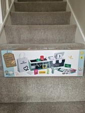 Ollie And Grace Wooden