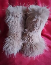 Ladies Beige Fur Yeti Boots. Size 7.5 New.