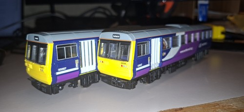 Hornby northern rail class 142 - northern,