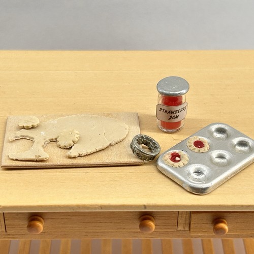 Dolls house miniature 12 - dolls,
