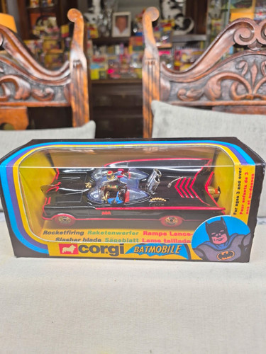 Corgi batmobile 267 43 - corgi,