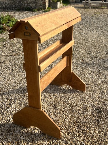 Oak saddle horse - , stand,