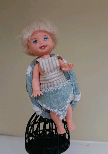 Vintage barbie baby - baby, carrier