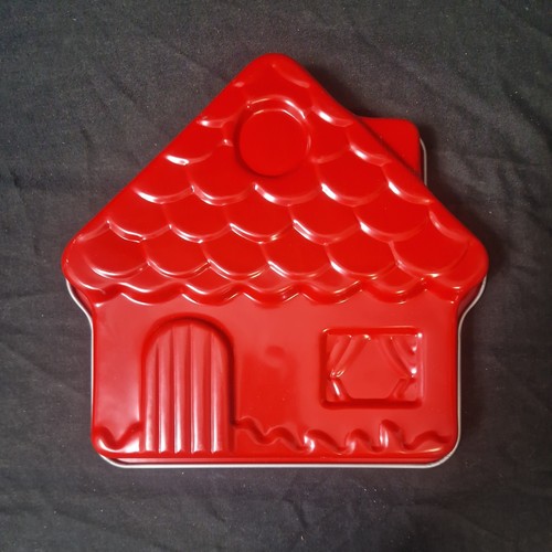 Gingerbread house cake tin - gingerbread, non