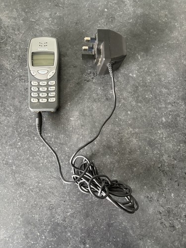 Vintage nokia 3210 mobile - nokia,