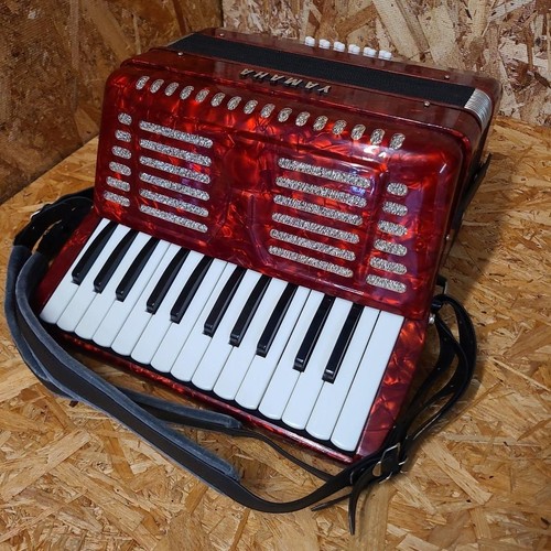 Yamaha accordion 8905 key - yamaha,
