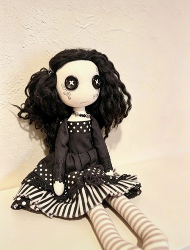 Gothic collectors doll - collectors, by