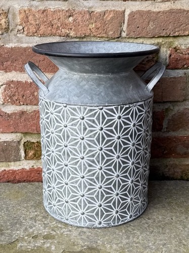 34cm embossed daisy design - embossed,