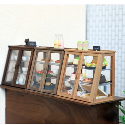 Scale dolls house - dolls,