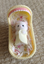 Sylvanian Families PERSIAN CAT FAMILY - tiny baby with Moses Basket