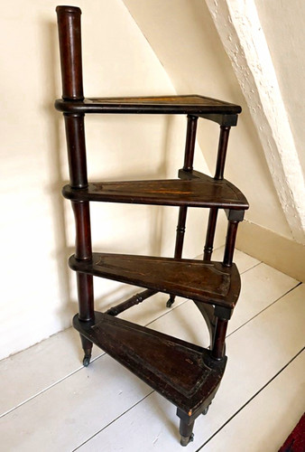 Freestanding dark wood corner - dark,