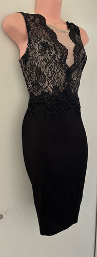 Lipsy black lace - , contrast