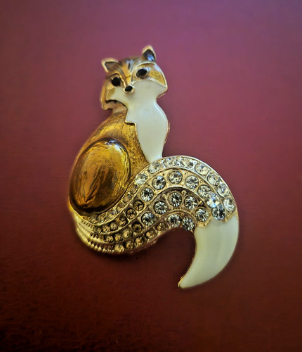 Enamel brown fox - fox, brooch