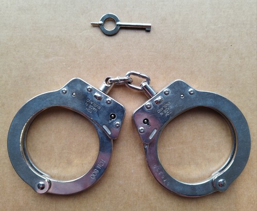 Tch handcuffs fully working - fully,