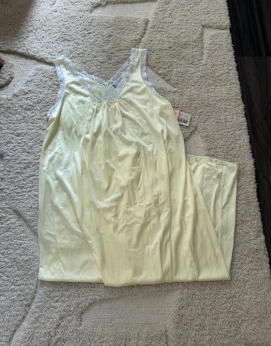 Vintage nwt vandemere yellow - nwt,