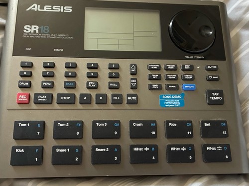 Alesis sr18 drum machine - alesis,