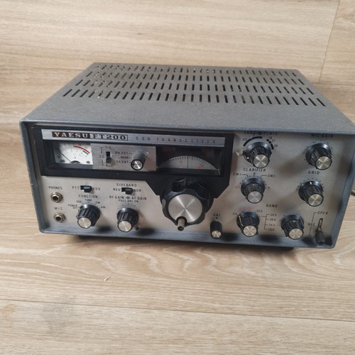 Yaesu ft200 ssb transceiver - yaesu, transceiver.
