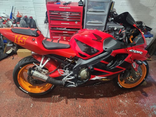 Breaking honda cbr600f4i - breaking,