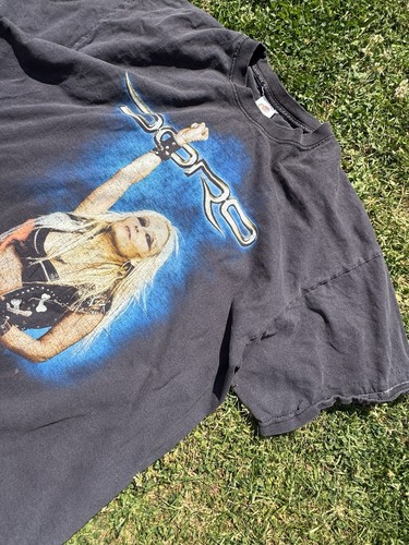 Vintage doro raise - vintage, fist"