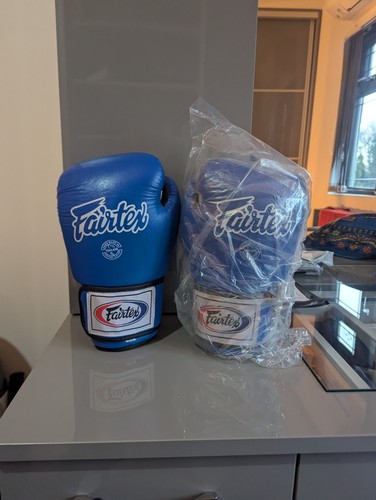 10oz boxing gloves brand - boxing, new.