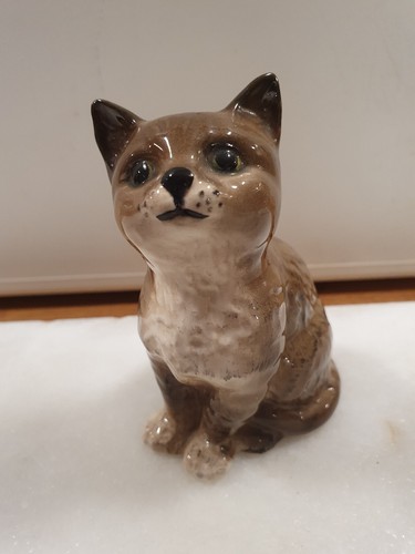 Beswick kitten good condition - good,