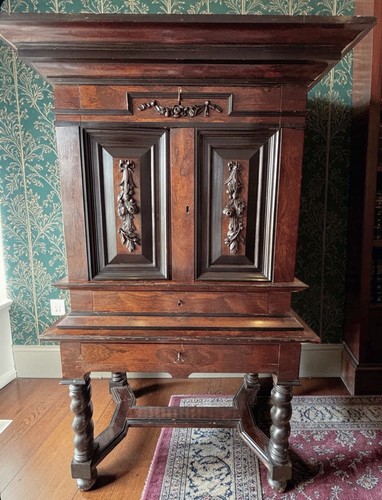 18th century cabinet stand - 18th, on