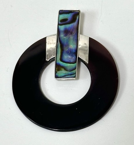 Round contemporary shell - round,