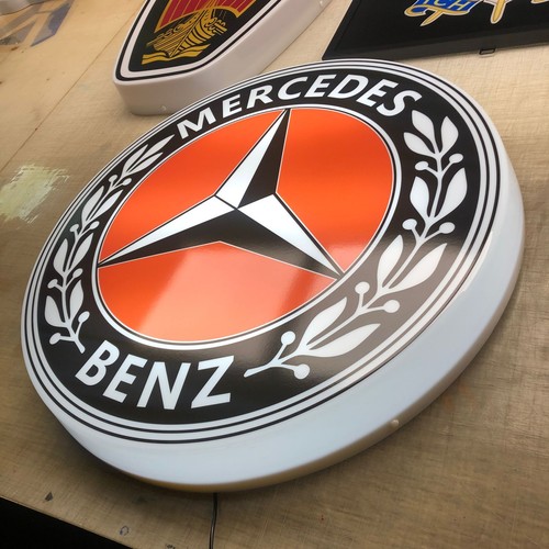 Mercedes benz illuminated - ,