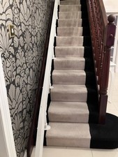 Acorn Curved 180 Stairlift new condition ,  used for three weeks. Contact to dis