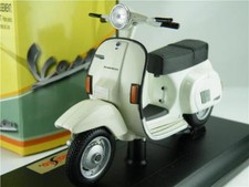 VESPA PK 125 AUTOMATICA SCOOTER MODEL 1:18 SIZE 1984 WHITE MOPED MAISTO T34Z