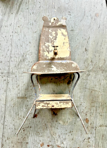 Antique vintage metal - or,