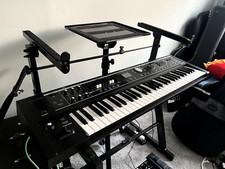 Roland VR 09 B Combo - Portable Keyboard - Excellent condition with Gig Bag
