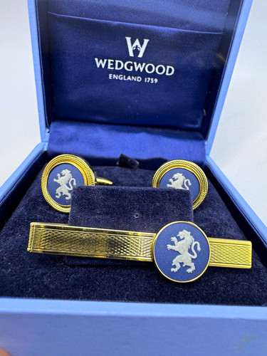 Vintage wedgwood portland blue - wedgwood,