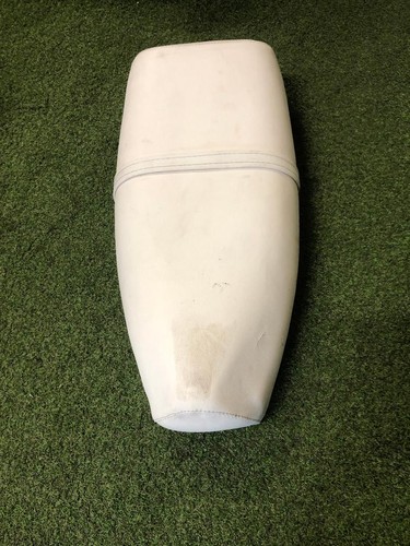 Vespa standard seat damaged - px,
