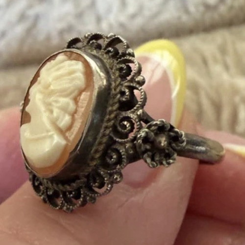 Oval cameo ring - size, silver